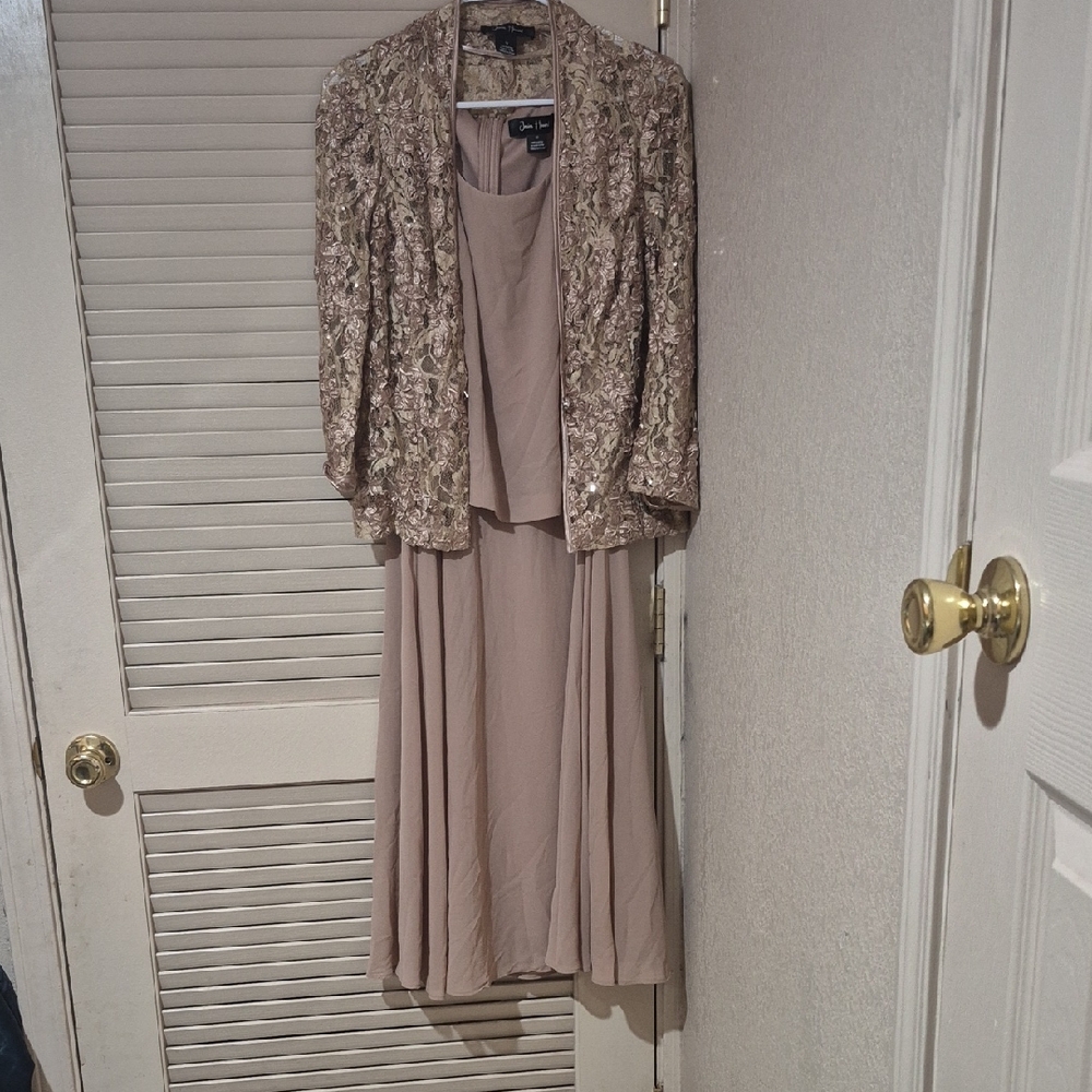Jessica Howard Beige Lace Wedding Dress